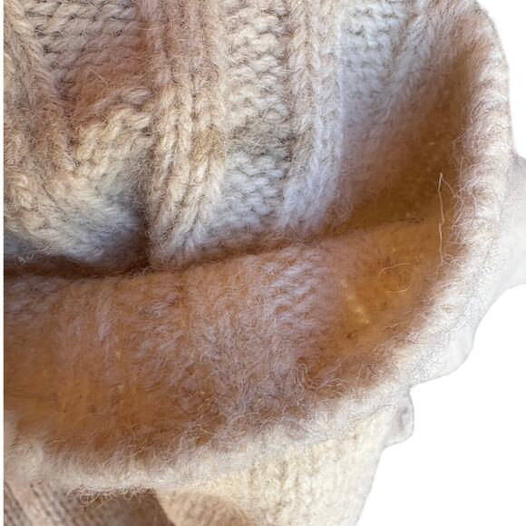 J. Crew Mens All Wool Oatmeal V-Neck Long Sleeve Sweater size S - has 1 Stain - Picture 6 of 8